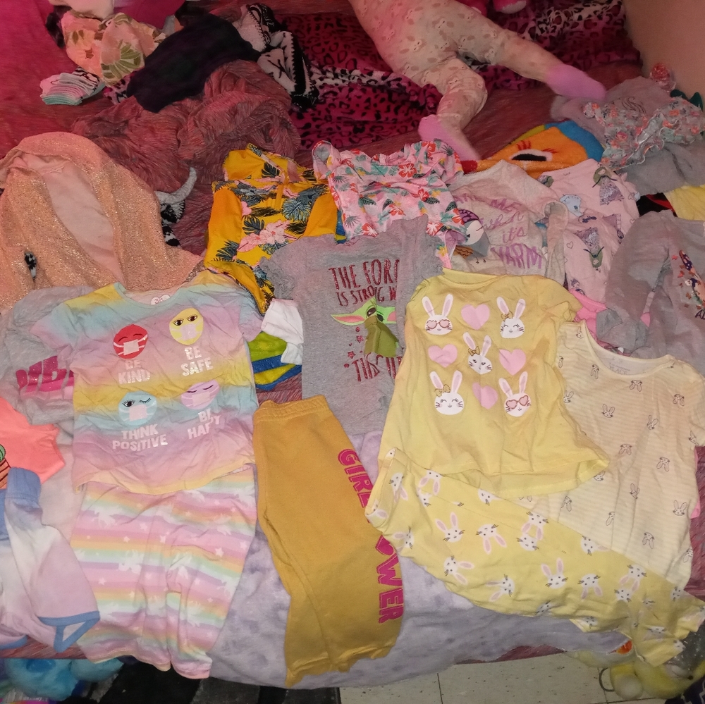 Clothes - Picture 8 of 13